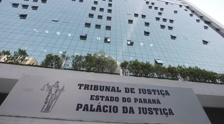 Depois de transformar juízes em professores por orientarem estagiários e criar penduricalho, TJPR revoga medida