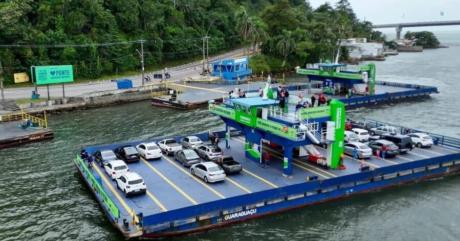 Ferry boat se aposenta após 60 anos de travessia em Guaratuba