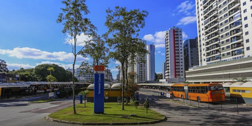 Nova linha de reforço entre os terminais Portão e Cabral entra em operação na segunda-feira (25)