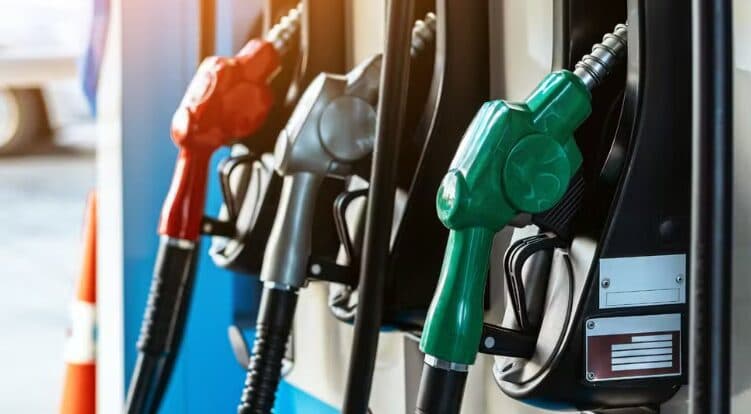 Petrobras anuncia reajuste nos preços da gasolina para as distribuidoras