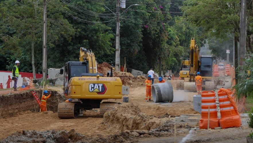 Trecho de rua no Capão Raso será bloqueado para obras de drenagem