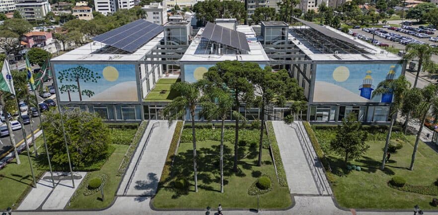 Curitiba abre 90 vagas de estágio