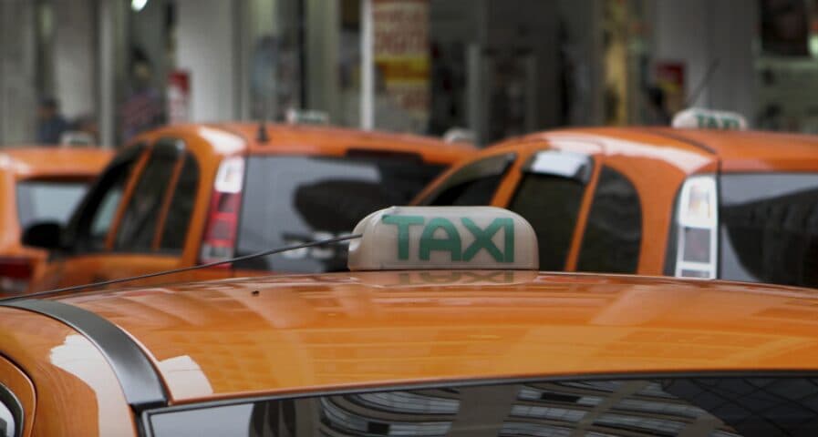 Curitiba tem novas regras para taxistas