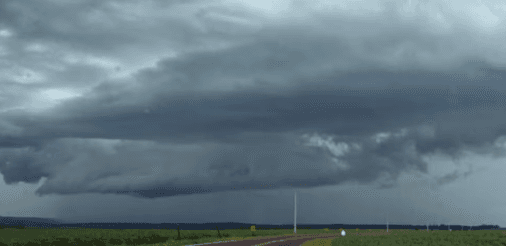 Duas frentes frias causam chuva e queda nas temperaturas no fim de semana no Paraná