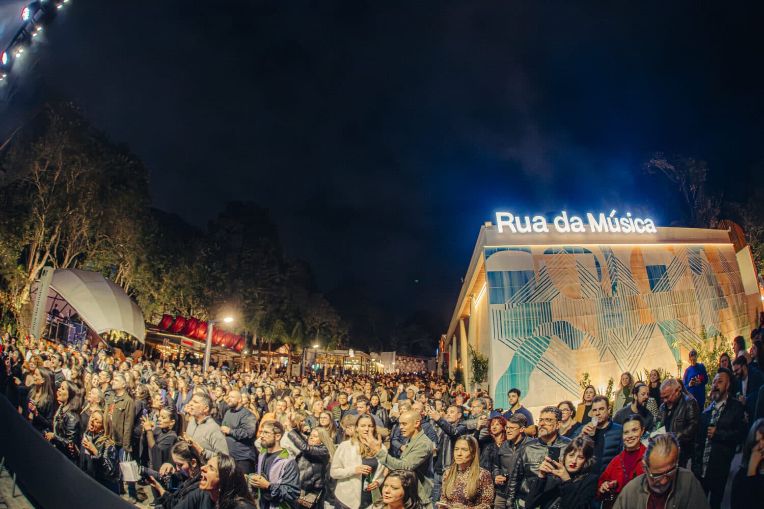 Rua da Música comemora 1 ano com programação especial e a 98FM faz parte da festa!