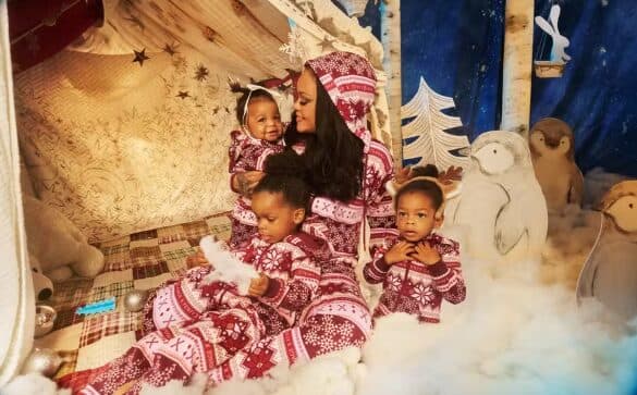 Mas já? Rihanna antecipa fim de ano com ensaio natalino e posa com todos os filhos