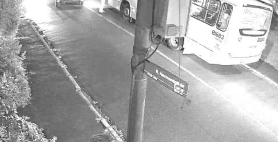 Motorista de ônibus preso por embriaguez após dirigir em zigue-zague confessou ter bebido duas cervejas