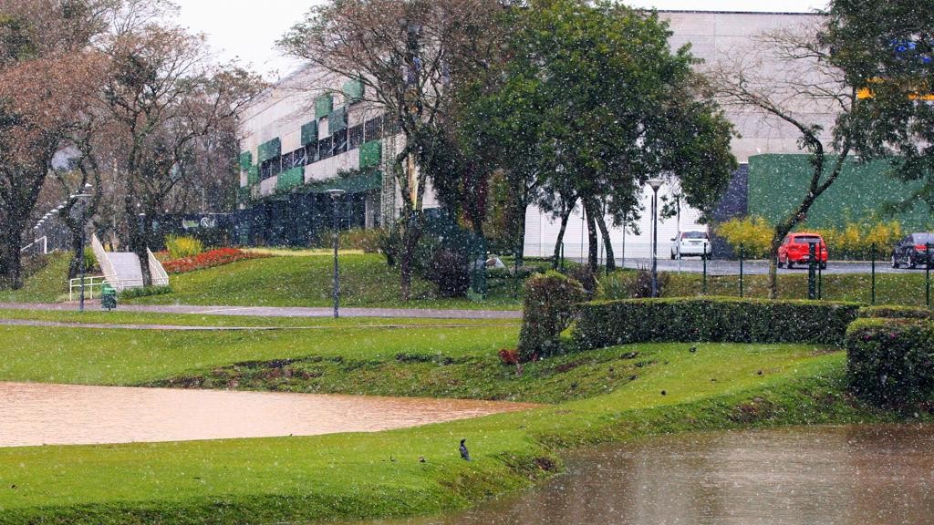 Curitiba não teve neve, mas teve chuva congelada; amanhã ...