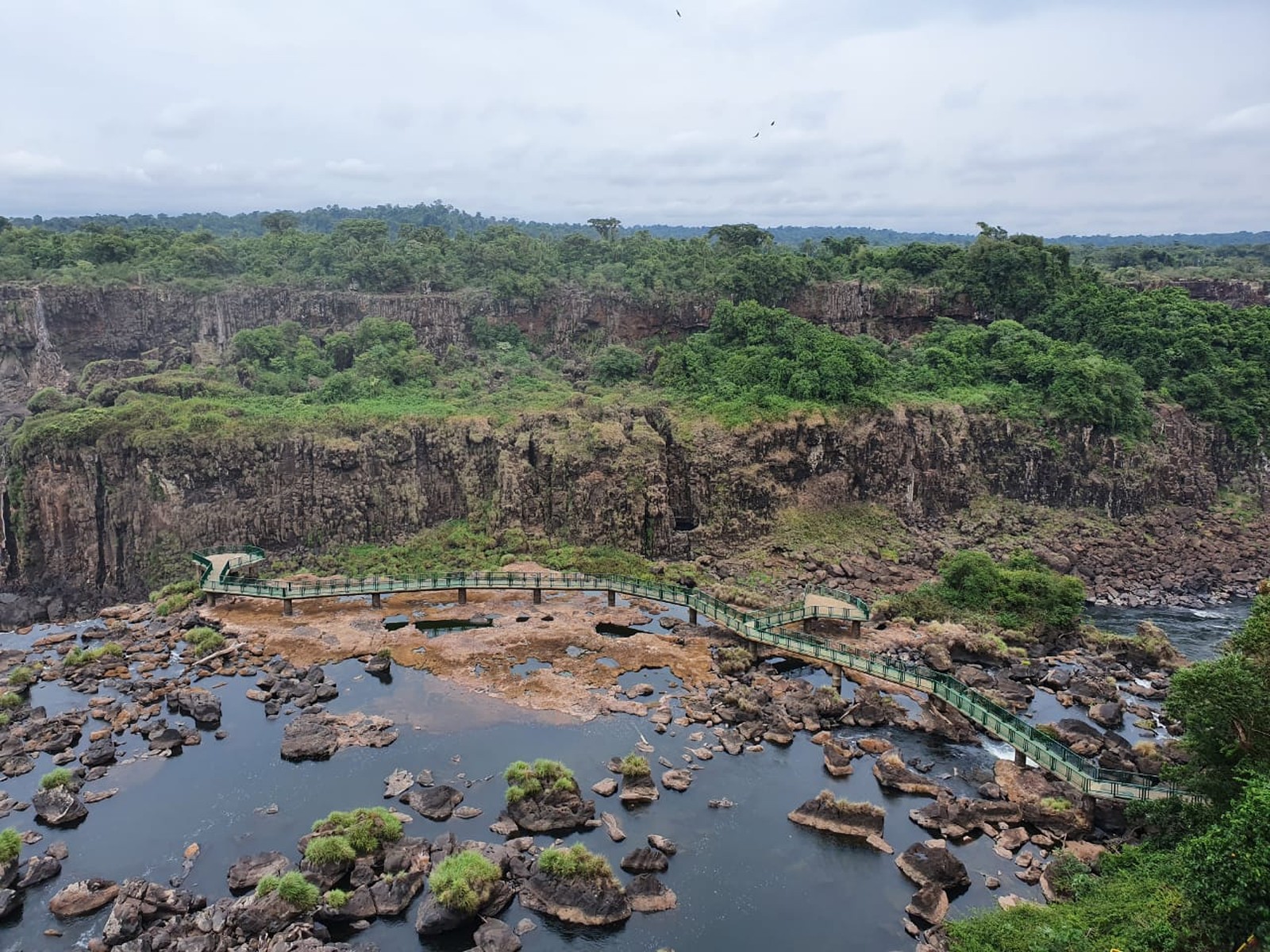 Cataratas do Iguaçu registram a menor vazão de água do ano, diz ...